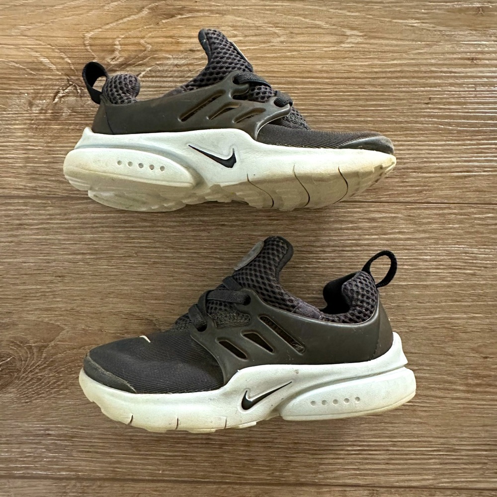 Kids’ Nike Presto Shoes Black and Grey Sneakers Slip On